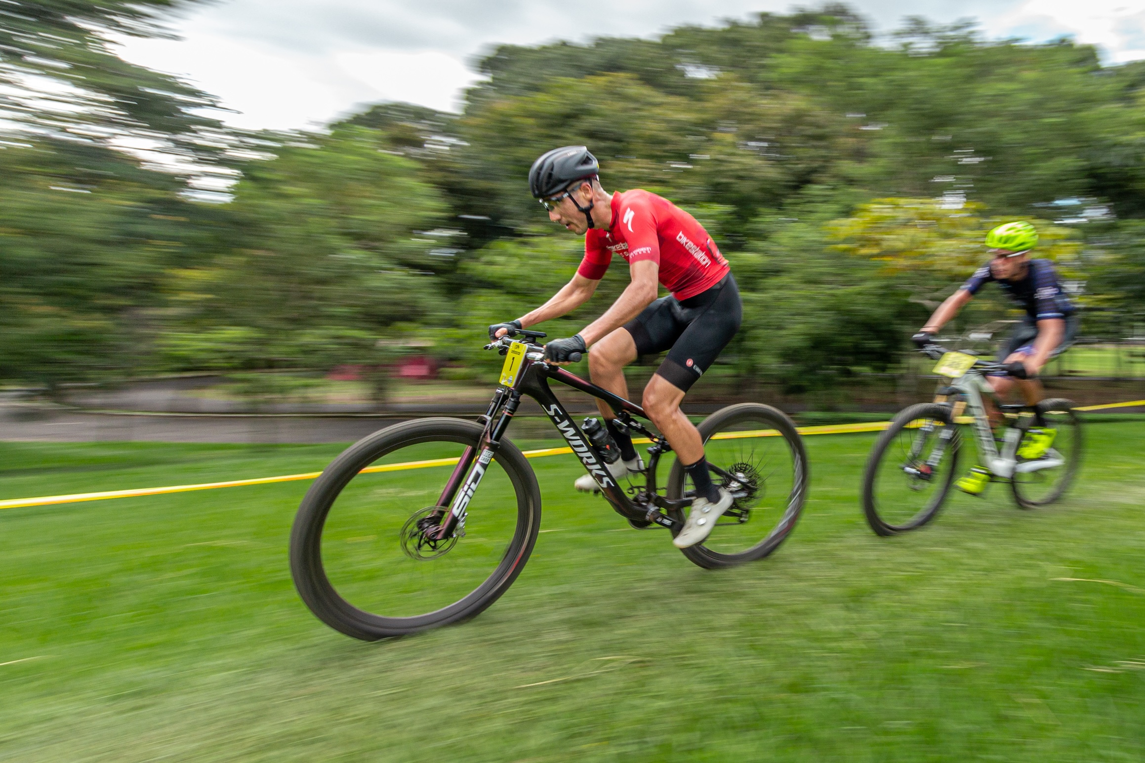Paolo Montoya y Adriana Rojas, primeros campeones de la Serie CR MTB 2024